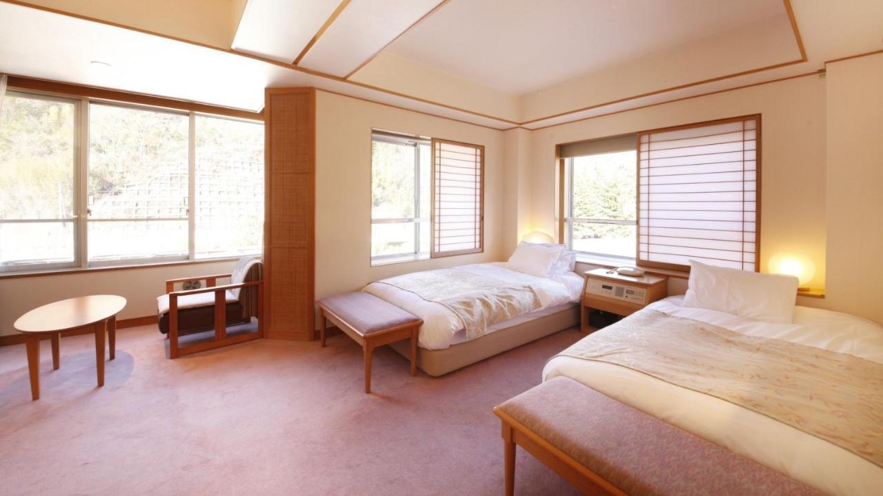 Shimobe Hotel Minobu Exterior photo