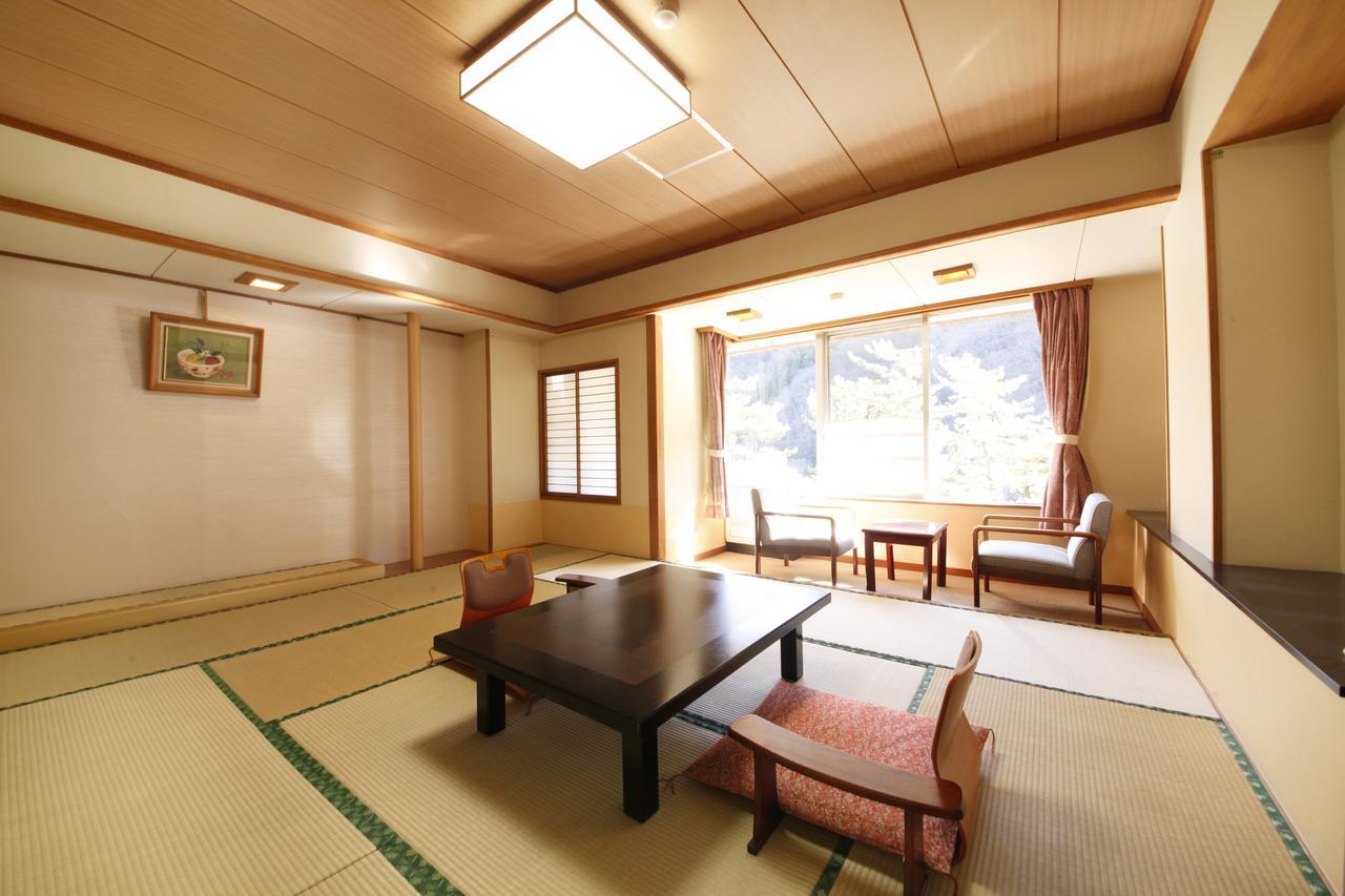 Shimobe Hotel Minobu Exterior photo
